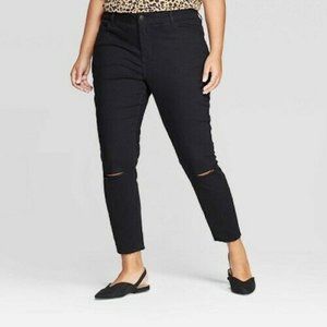 Ava & Viv PLus Size Black Skinny jeans Raw Hem
